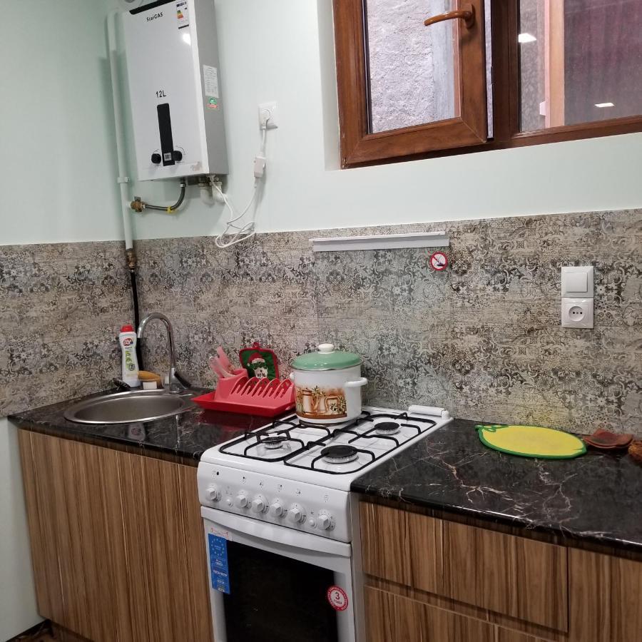 Maria Appartement Jerevan Buitenkant foto